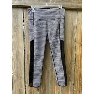 Athleta High Rise Jacquard Black White Chaturanga Athletic Leggings M 59651-01